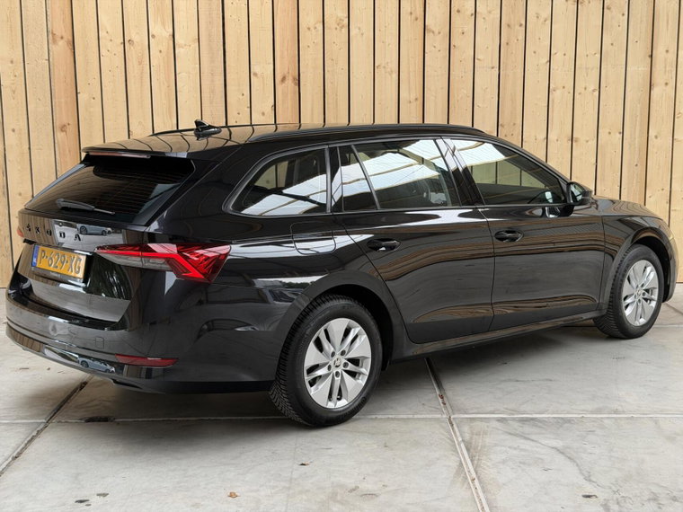 Vehicle Image 40