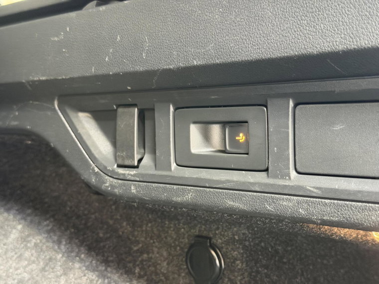 Vehicle Image 45