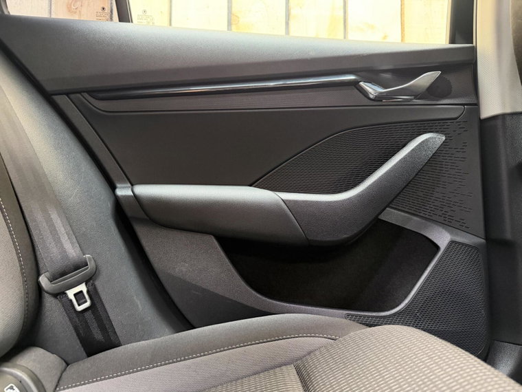Vehicle Image 50