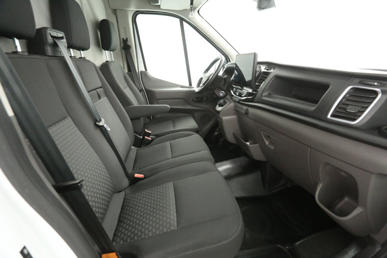Vehicle Image 25