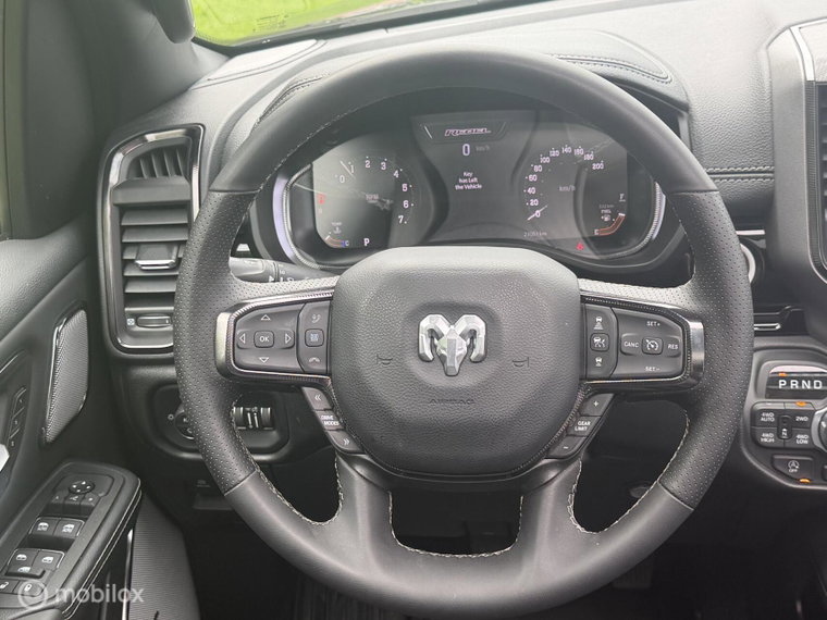 Vehicle Image 23