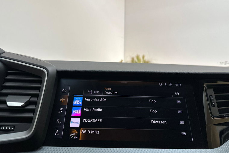 Vehicle Image 21