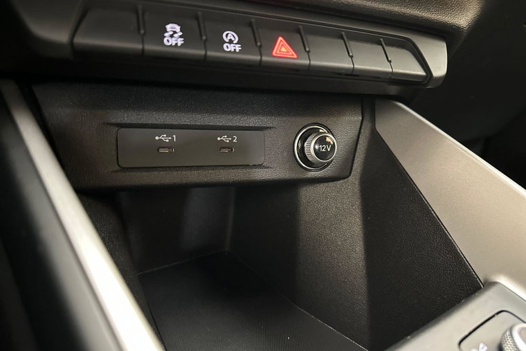 Vehicle Image 25