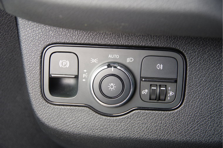 Vehicle Image 23