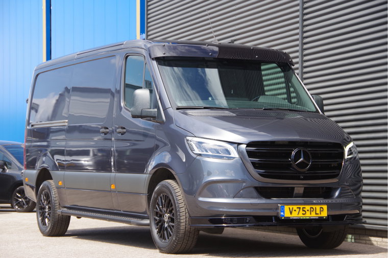 Vehicle Image 36