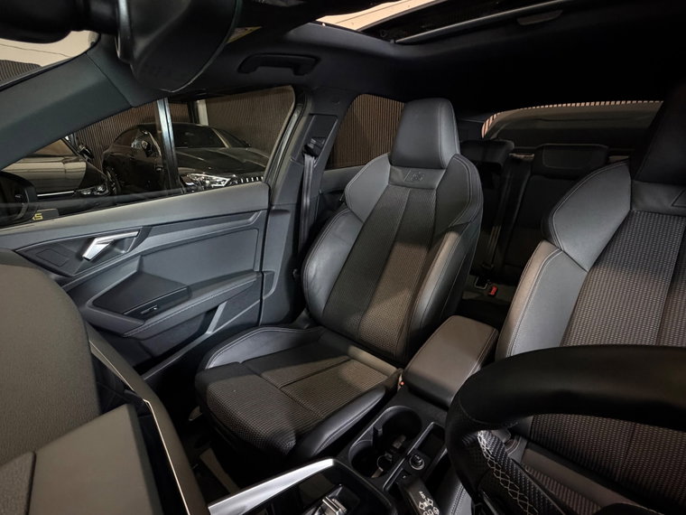 Vehicle Image 37