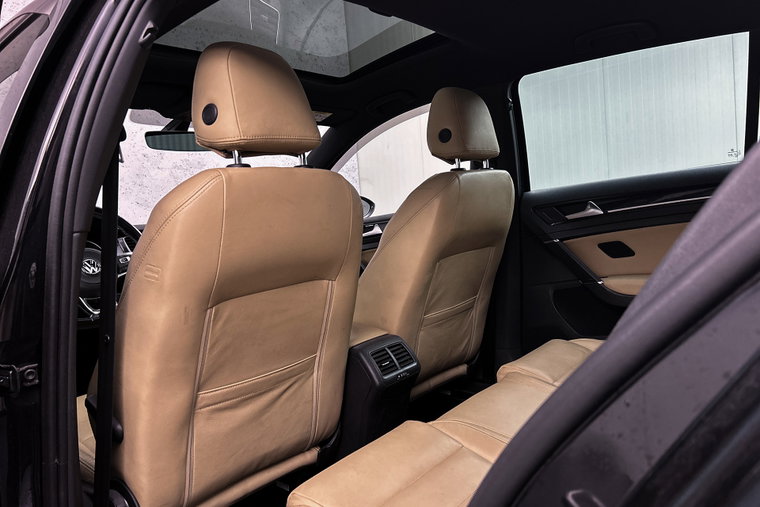 Vehicle Image 15
