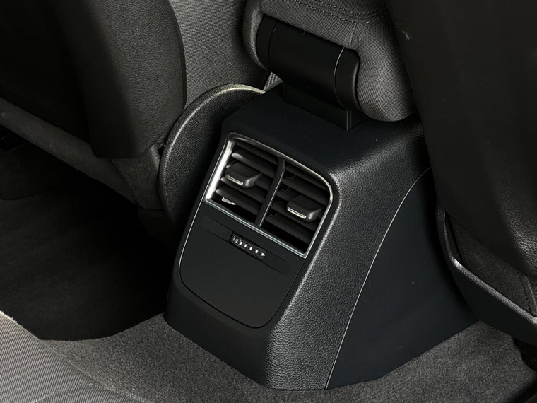 Vehicle Image 29