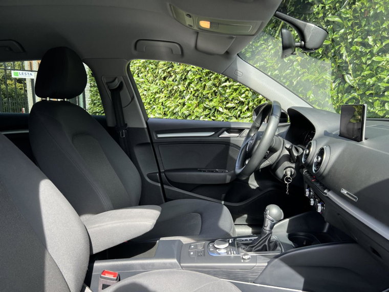 Vehicle Image 37