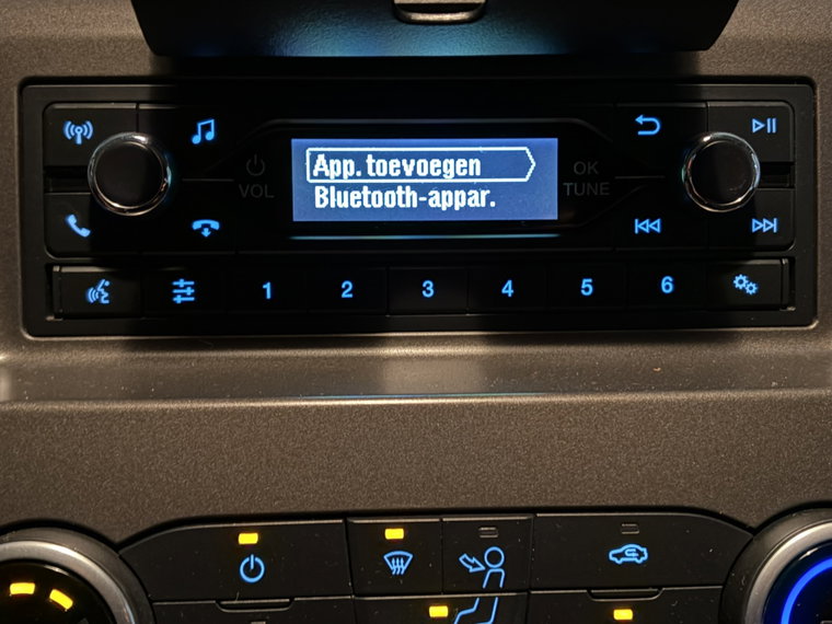 Vehicle Image 16