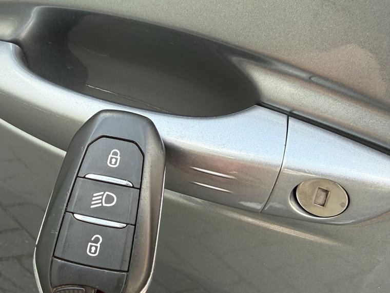 Vehicle Image 38