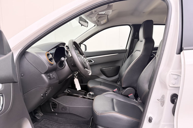 Vehicle Image 10