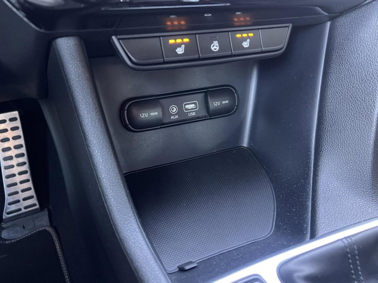Vehicle Image 32
