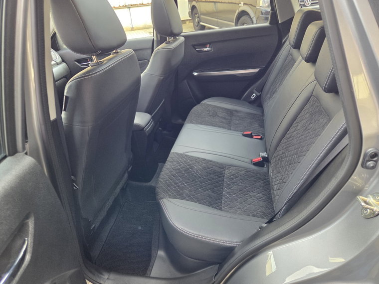 Vehicle Image 10