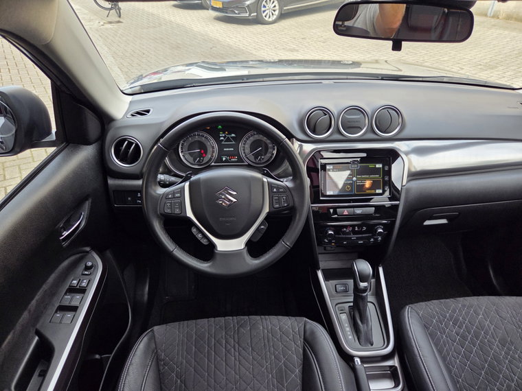 Vehicle Image 11