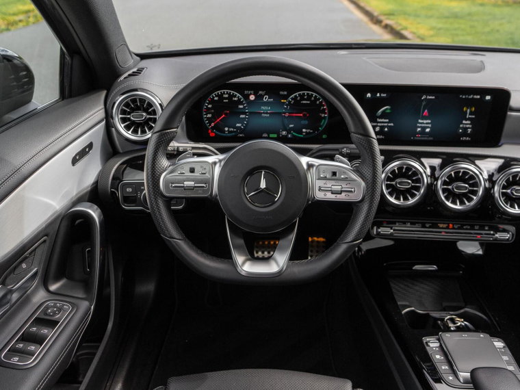 Vehicle Image 25