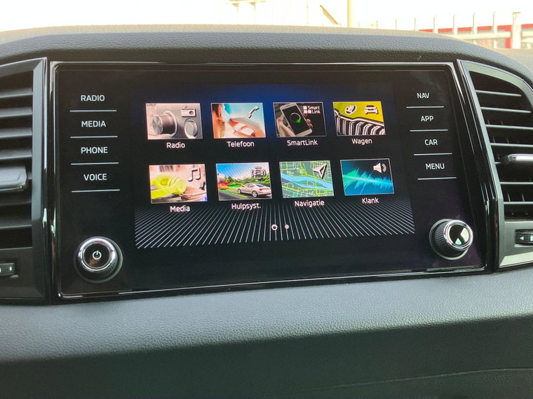 Vehicle Image 25