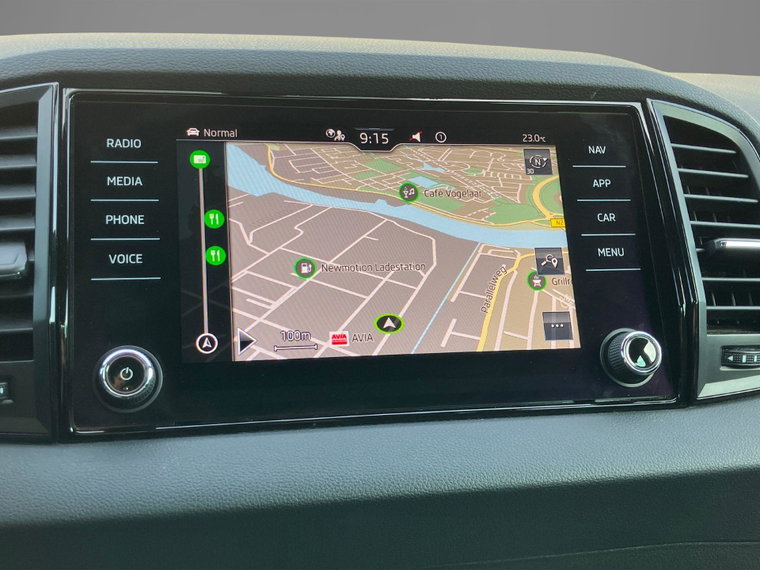 Vehicle Image 9