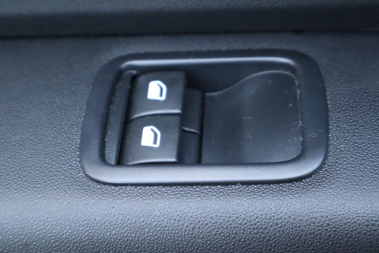 Vehicle Image 26