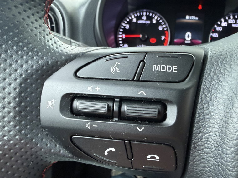 Vehicle Image 28