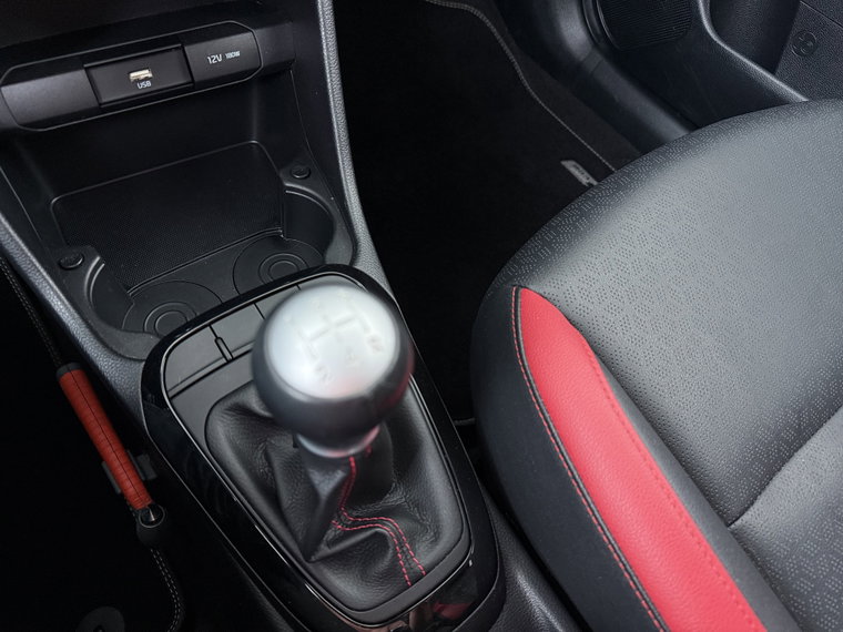 Vehicle Image 32