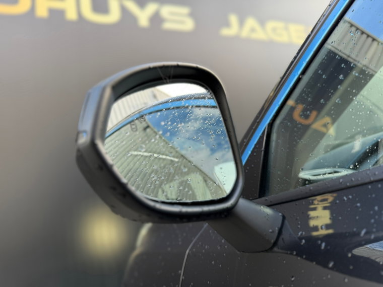 Vehicle Image 35