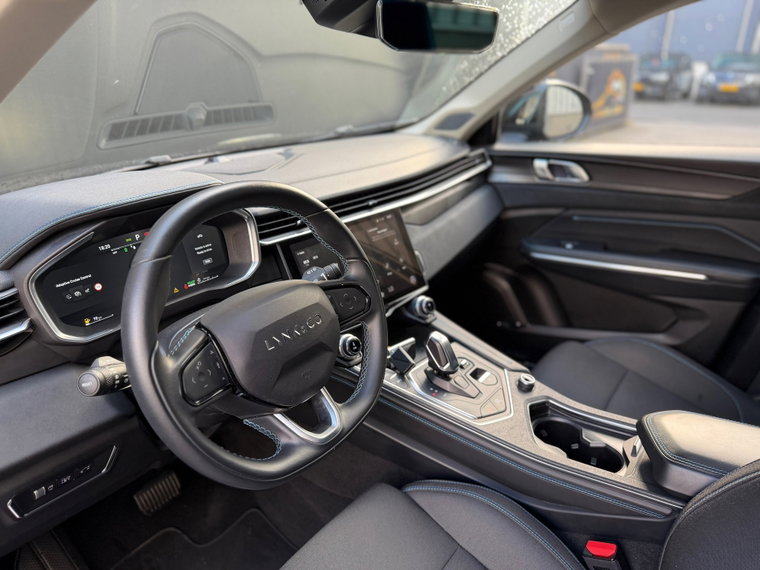 Vehicle Image 37