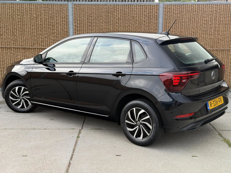 Vehicle Image 30