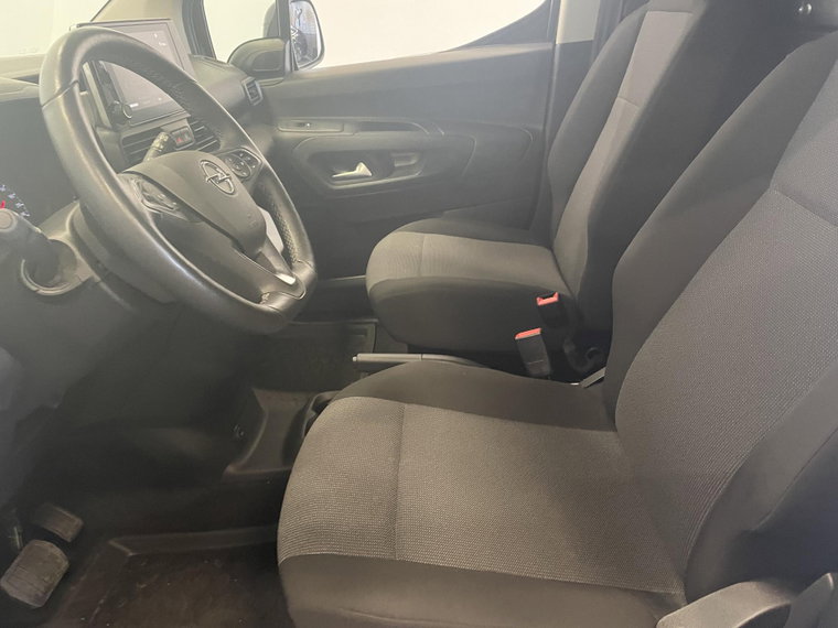 Vehicle Image 39