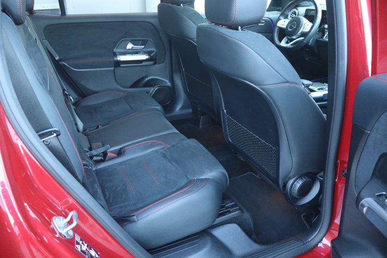 Vehicle Image 37