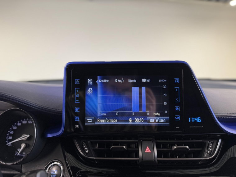 Vehicle Image 32