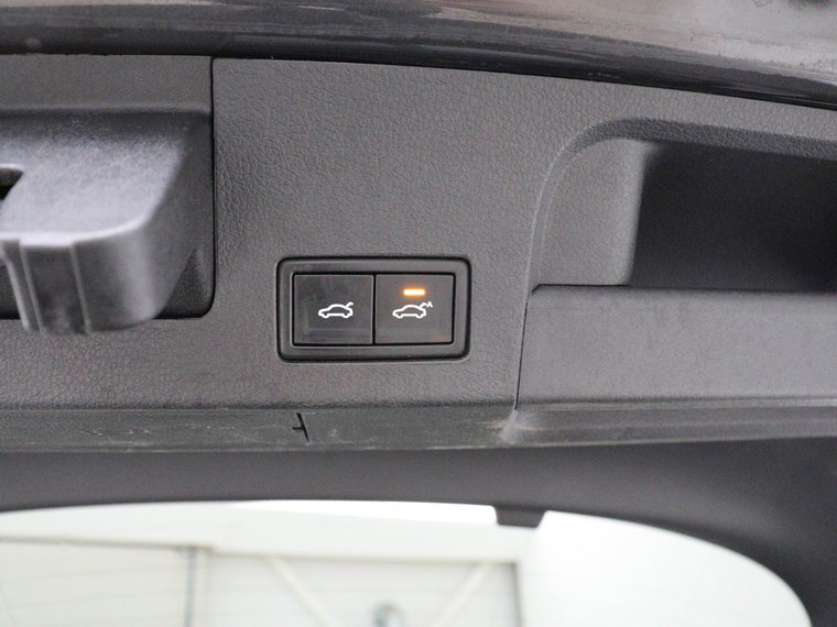 Vehicle Image 28