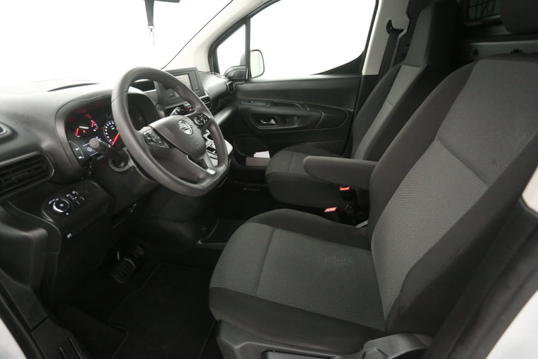Vehicle Image 23