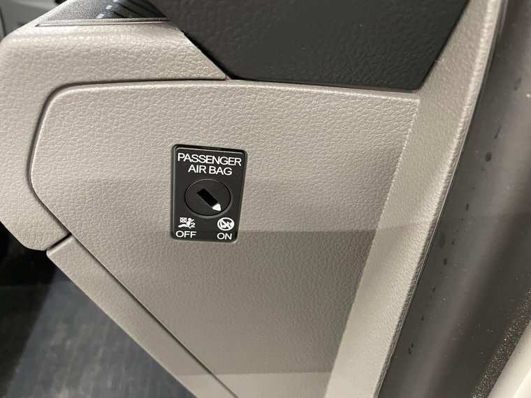 Vehicle Image 32