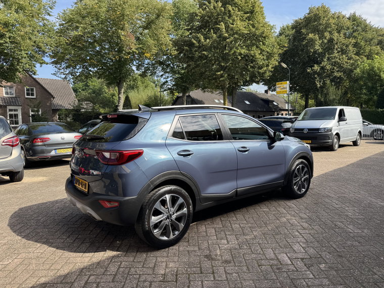 Vehicle Image 19