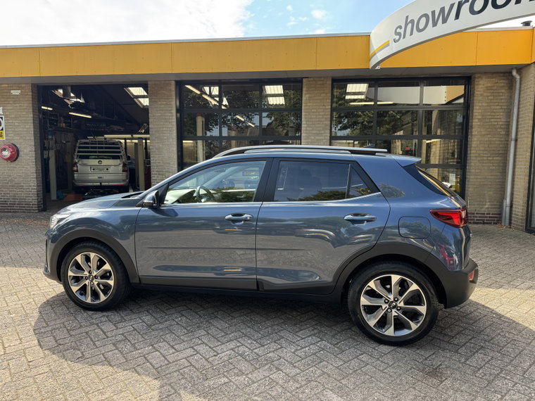 Vehicle Image 21