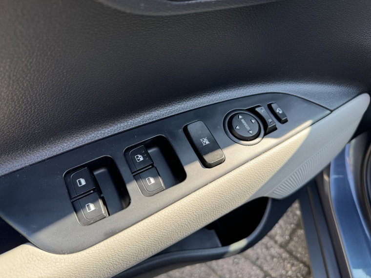Vehicle Image 24