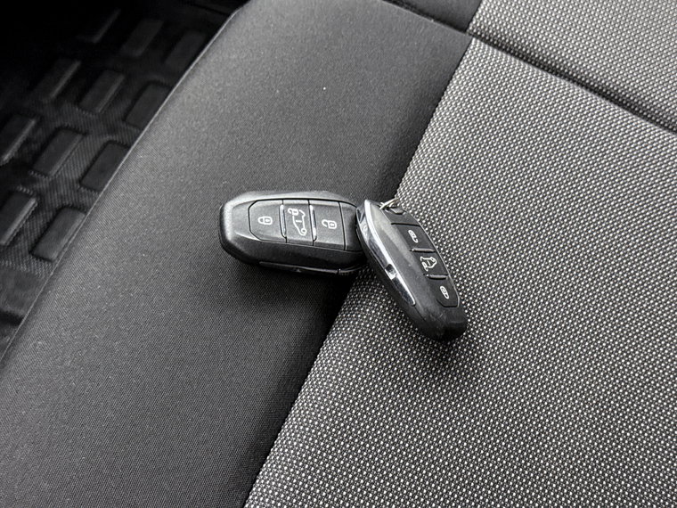 Vehicle Image 22
