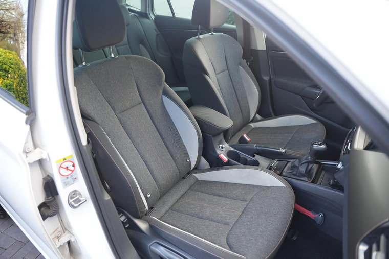 Vehicle Image 17