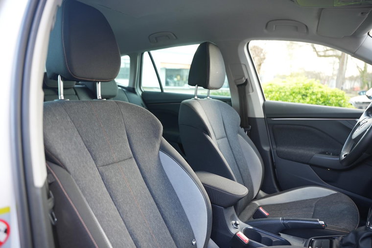 Vehicle Image 19