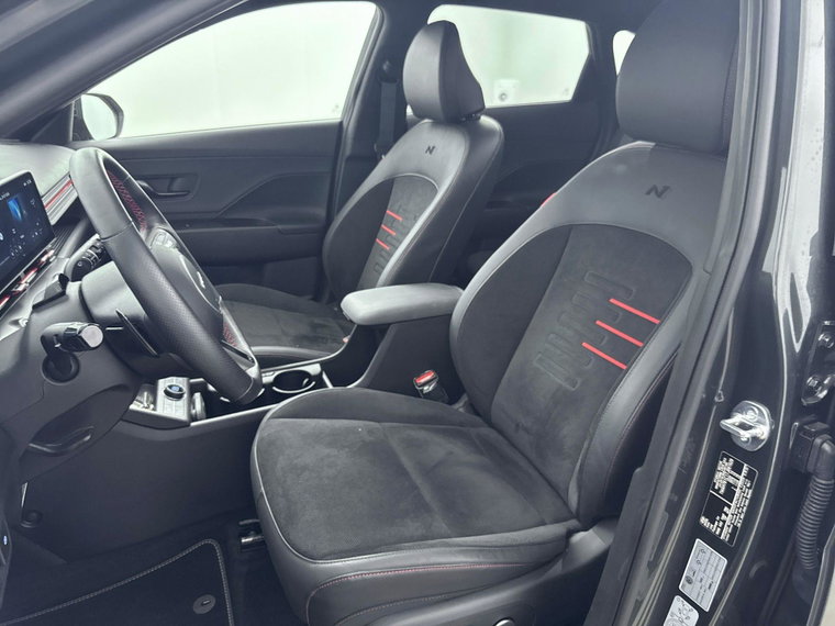 Vehicle Image 32