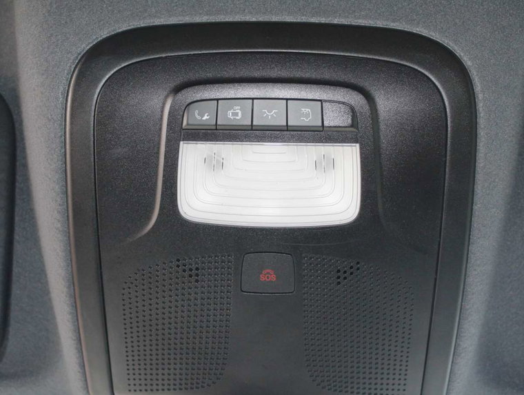 Vehicle Image 32