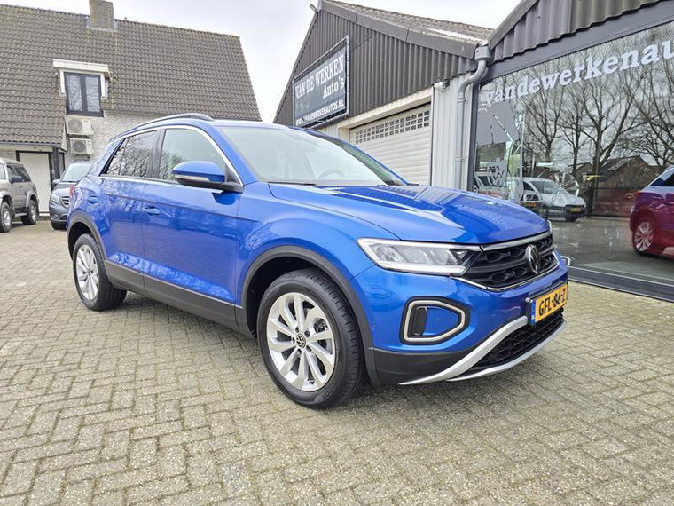 Vehicle Image 32