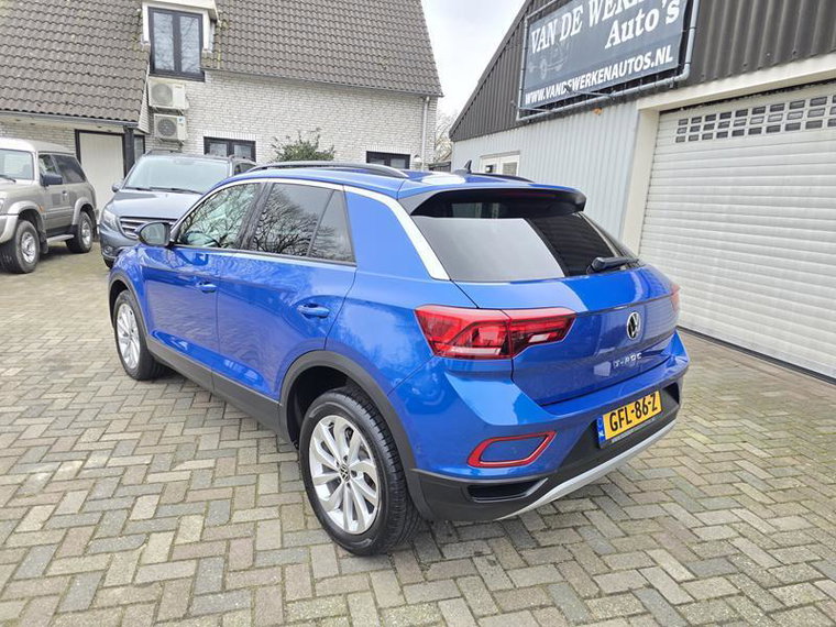 Vehicle Image 33