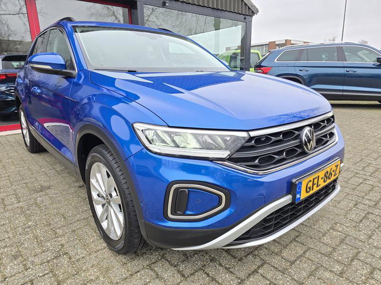 Vehicle Image 42
