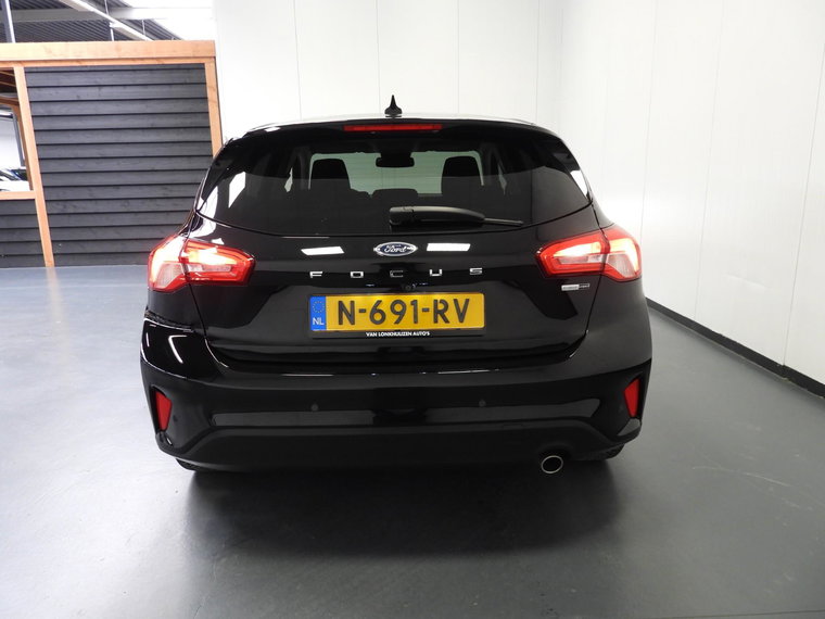 Vehicle Image 32