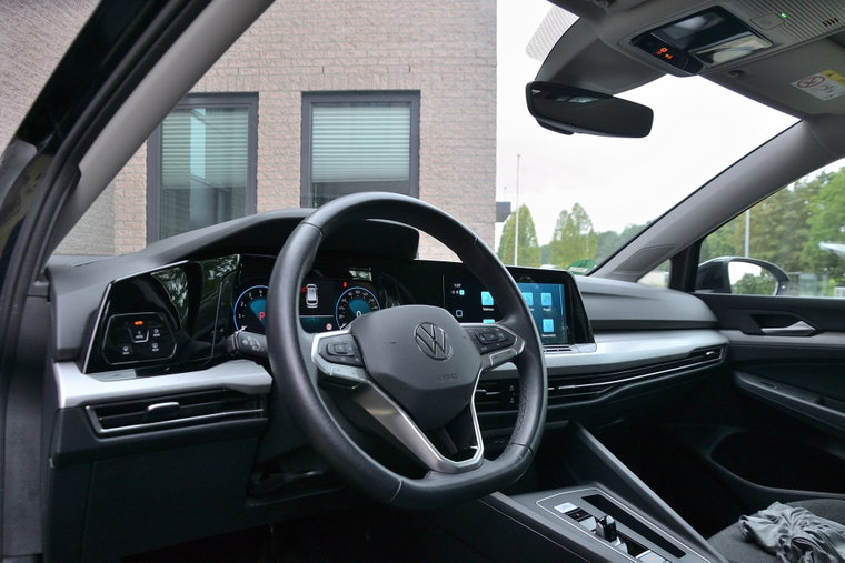 Vehicle Image 8
