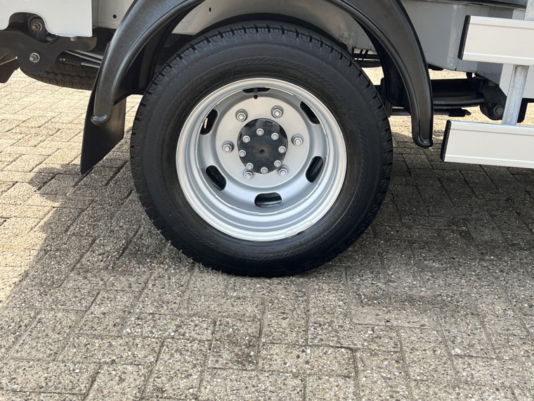 Vehicle Image 33