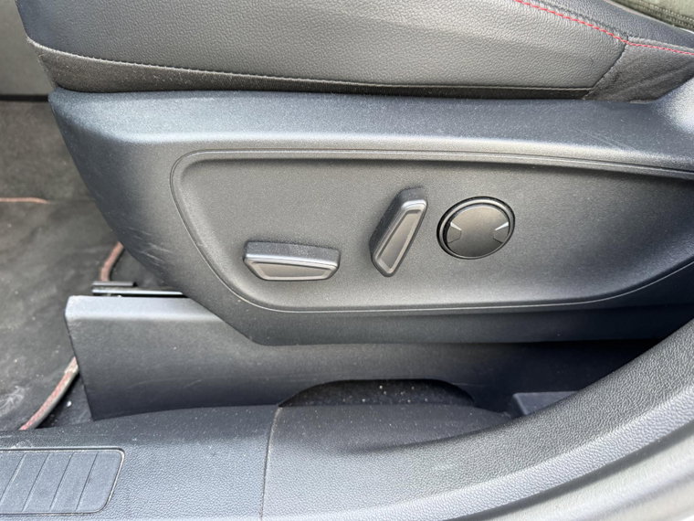 Vehicle Image 29