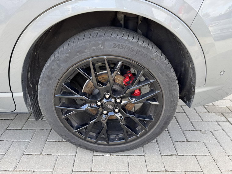 Vehicle Image 9